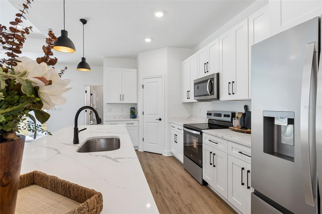 11248 Flock Avenue Weeki Wachee, FL 34613 - Photo 29 of 92