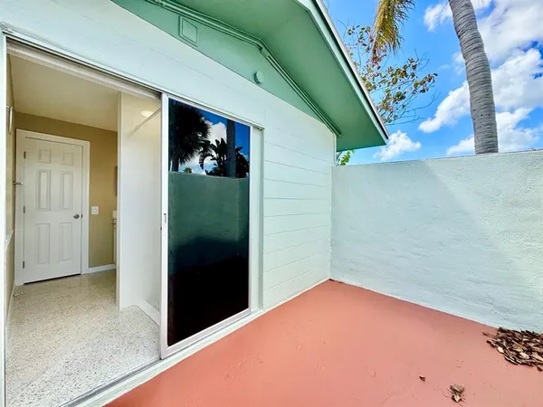 $2,600 | 4121 Headsail Drive, New Port Richey, FL 34652