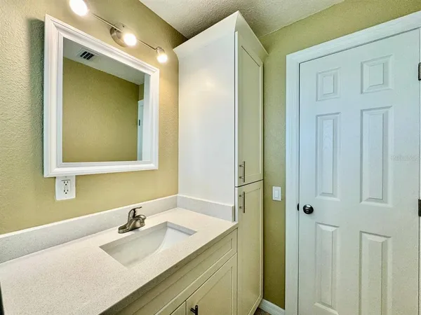 $2,600 | 4121 Headsail Drive, New Port Richey, FL 34652