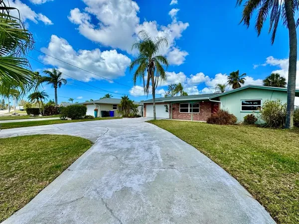 $2,600 | 4121 Headsail Drive, New Port Richey, FL 34652