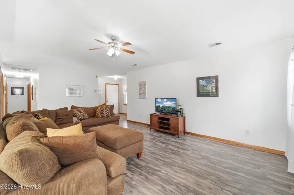 $265,000 | 307 Kenilworth Place, Hubert, NC 28539