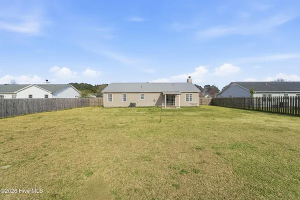 $265,000 | 307 Kenilworth Place, Hubert, NC 28539