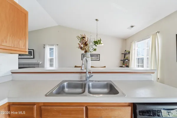 $265,000 | 307 Kenilworth Place, Hubert, NC 28539