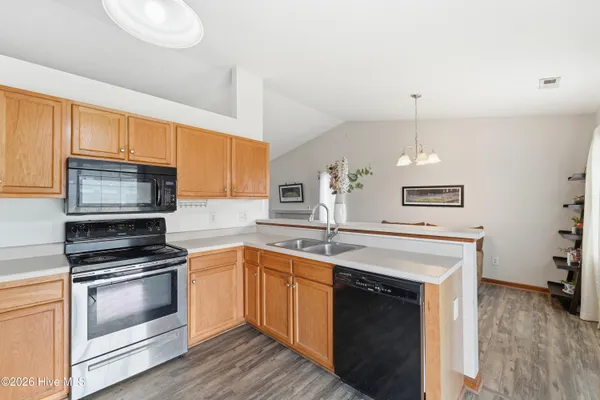 $265,000 | 307 Kenilworth Place, Hubert, NC 28539