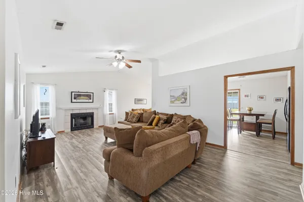 $265,000 | 307 Kenilworth Place, Hubert, NC 28539