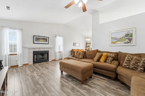 $265,000 | 307 Kenilworth Place, Hubert, NC 28539