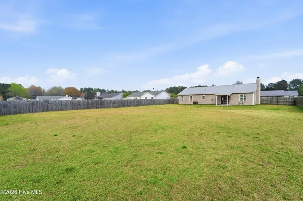 $265,000 | 307 Kenilworth Place, Hubert, NC 28539