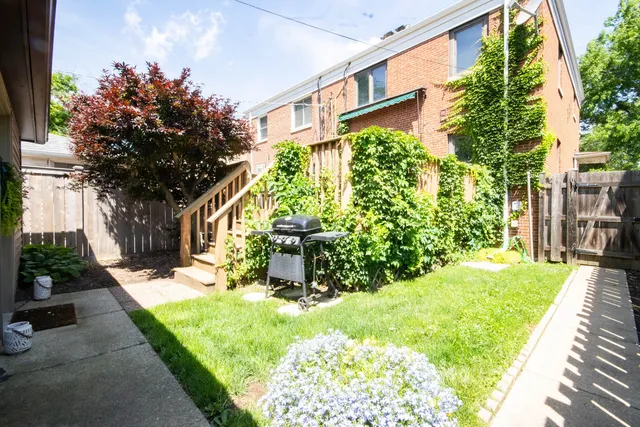 $385,000 | 8213 Lake Street, River Forest, IL 60305