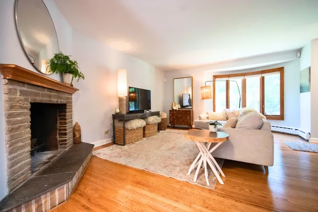 $385,000 | 8213 Lake Street, River Forest, IL 60305