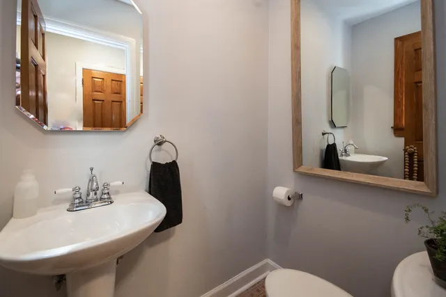 $385,000 | 8213 Lake Street, River Forest, IL 60305