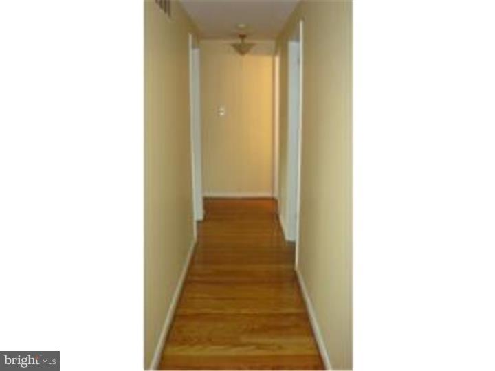 17 Conestoga Road Clementon, NJ 08021 - Photo 8 of 11 Hallway