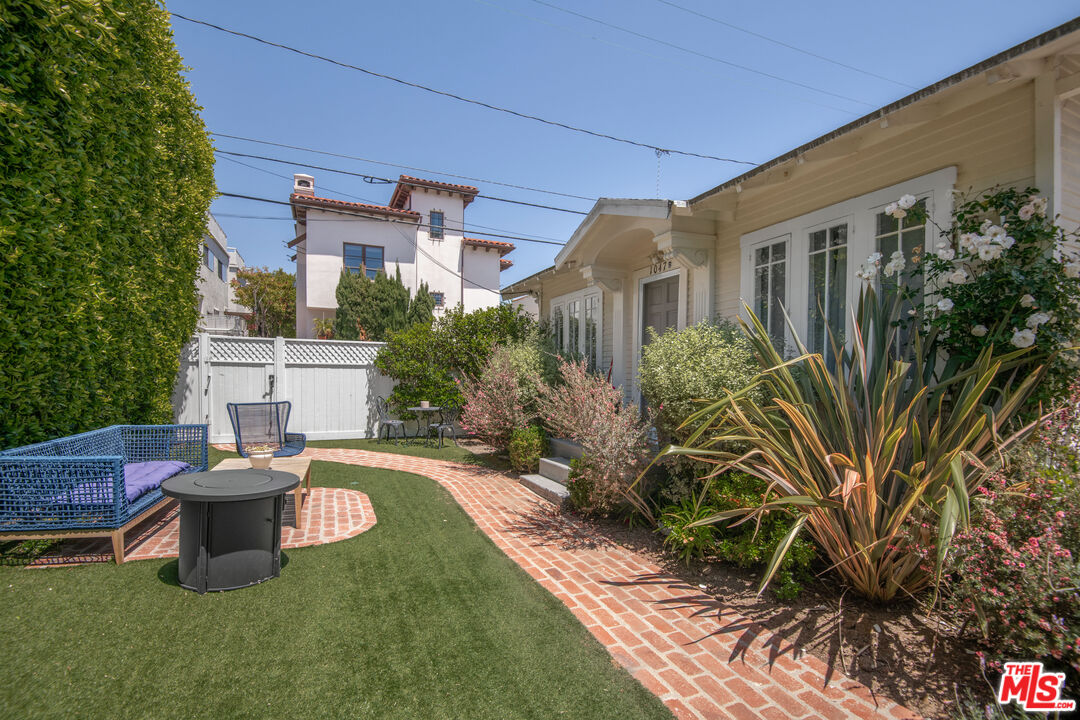 1047 9th Street Santa Monica, CA 90403 - Photo 11 of 20 a view of a house with backyard and sitting area
