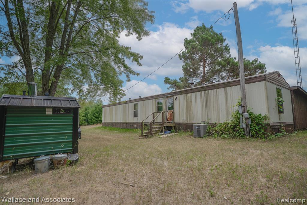 1665 Burns Line Road Croswell, MI 48422 - Photo 5 of 32