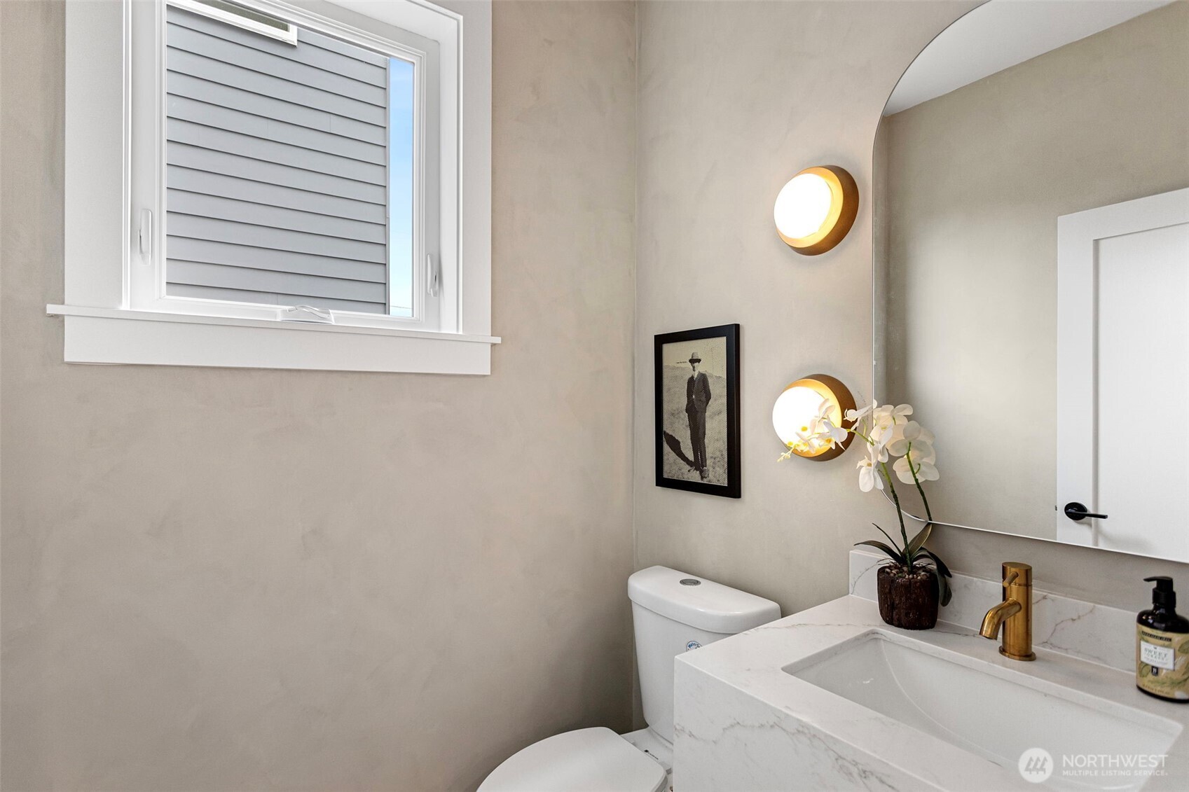 2510 Northwest 80th Street Seattle, WA 98117 - Photo 12 of 26