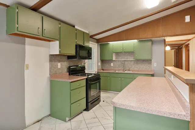 $281,900 | 1831 Hoover Street, Janesville, WI 53545