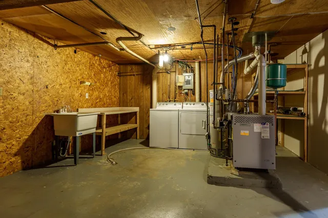 $281,900 | 1831 Hoover Street, Janesville, WI 53545