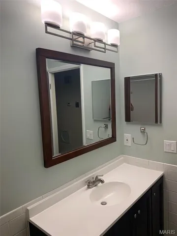 $2,600 | 822 Dutch Mill Drive, Ballwin, MO 63011