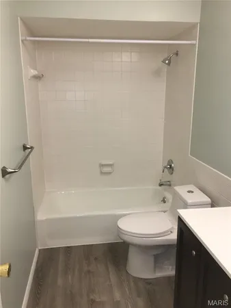 $2,500 | 822 Dutch Mill Drive, Ballwin, MO 63011