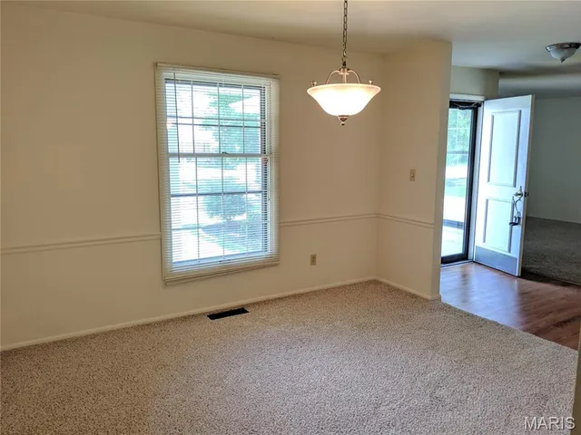 $2,600 | 822 Dutch Mill Drive, Ballwin, MO 63011