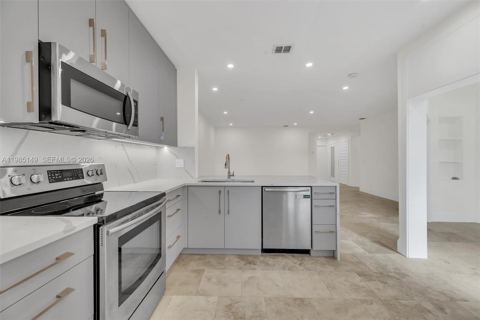 6538 Via Regina, Unit 9 Boca Raton, FL 33433 - Photo 14 of 37 Gallery Image 14