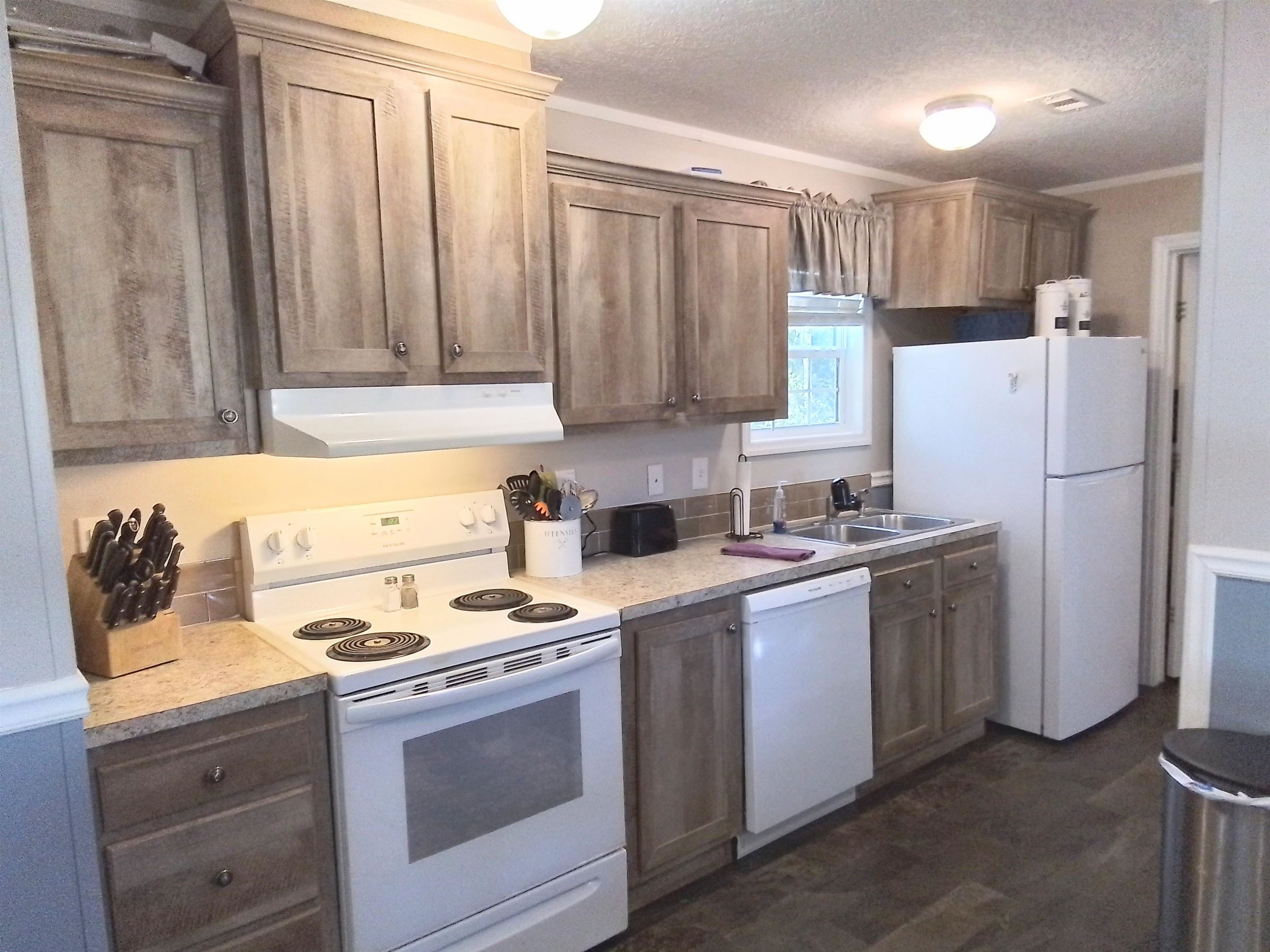 135 Carolina Street Carrabelle, FL 32322 - Photo 9 of 29