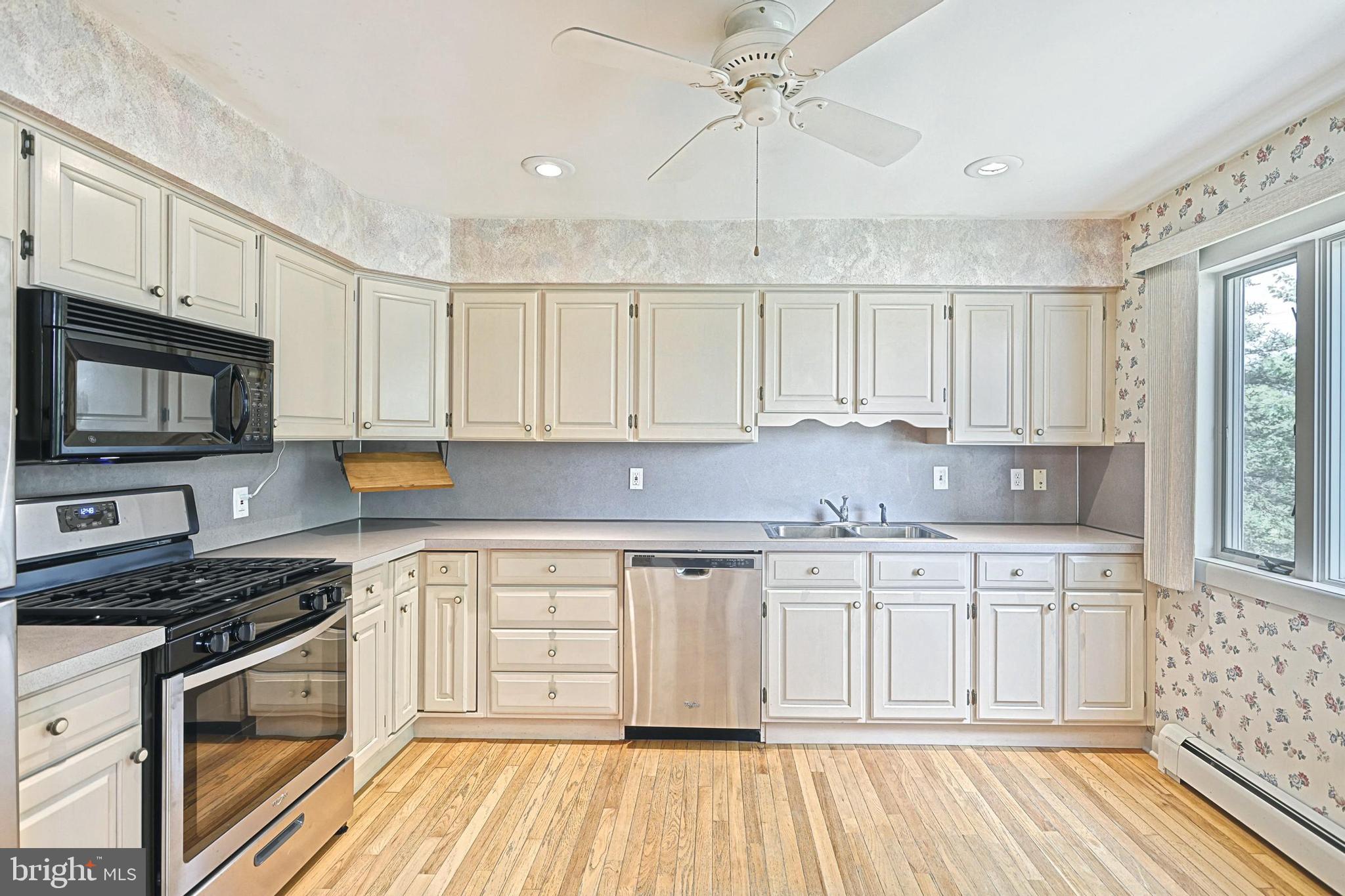 3415 Kingston Road York, PA 17402 - Photo 14 of 35 Gallery Image 14