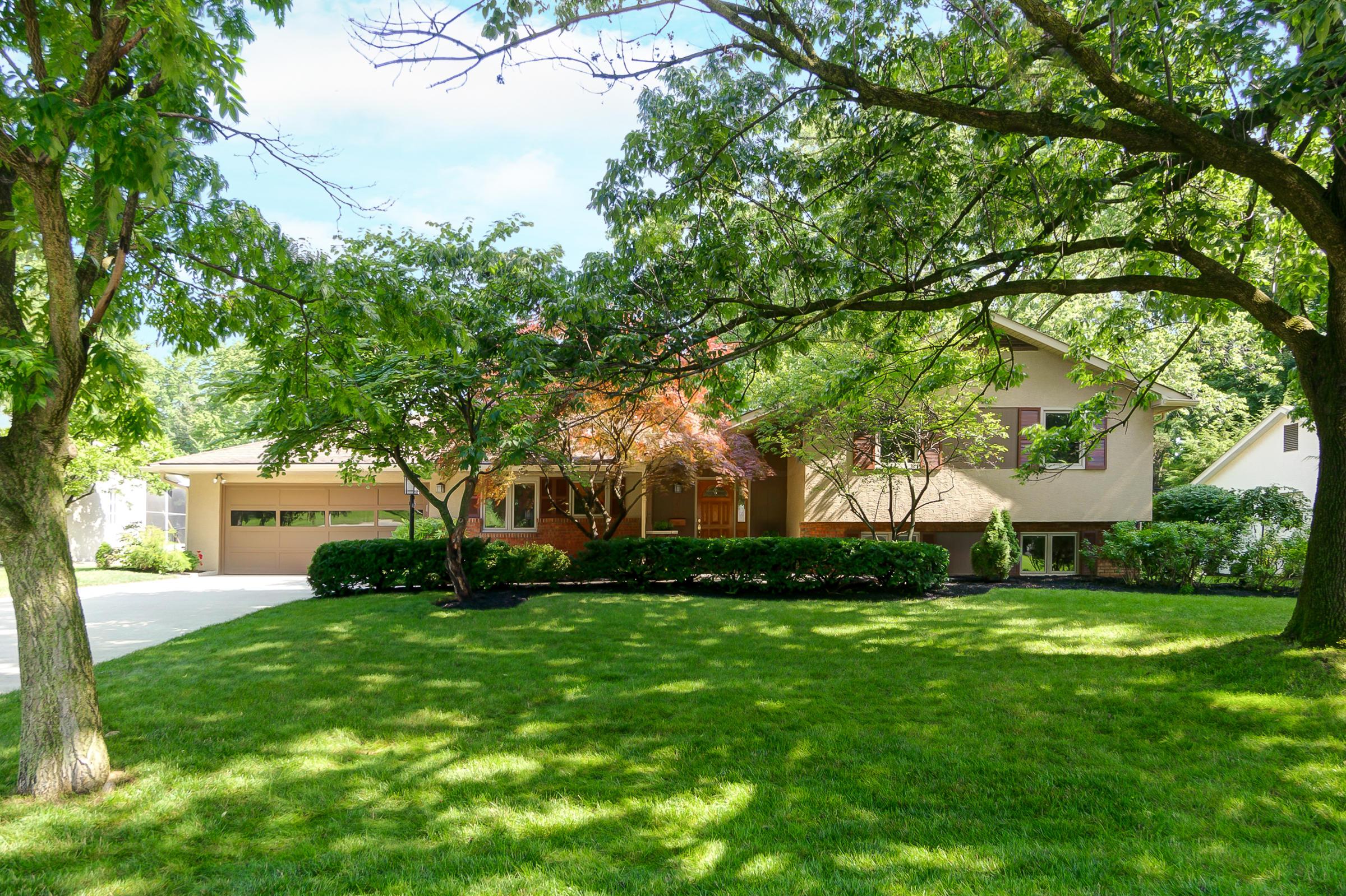 1376 Kingsgate Road Upper Arlington, OH 43221 - Photo 1 of 26