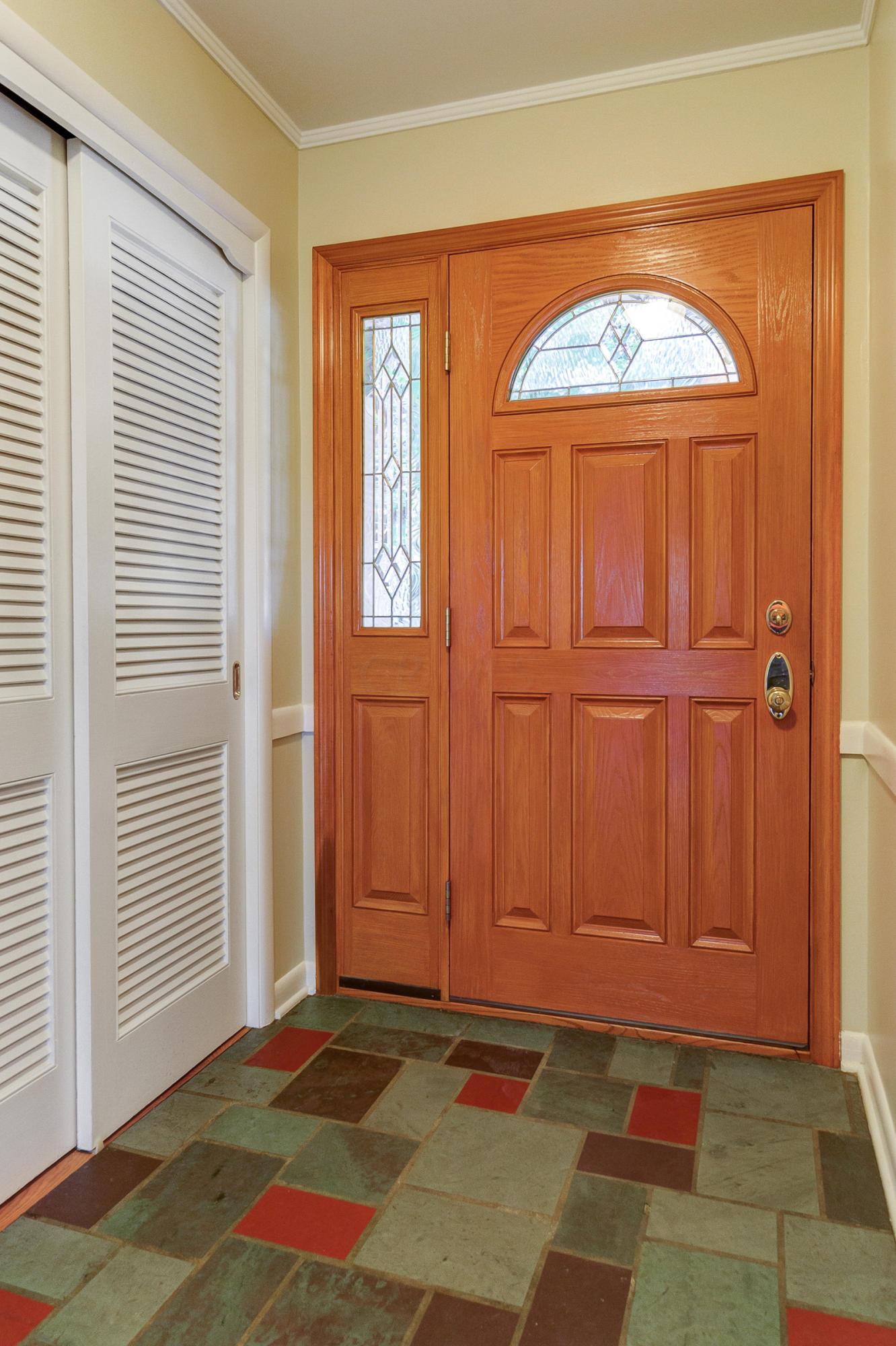 1376 Kingsgate Road Upper Arlington, OH 43221 - Photo 5 of 26