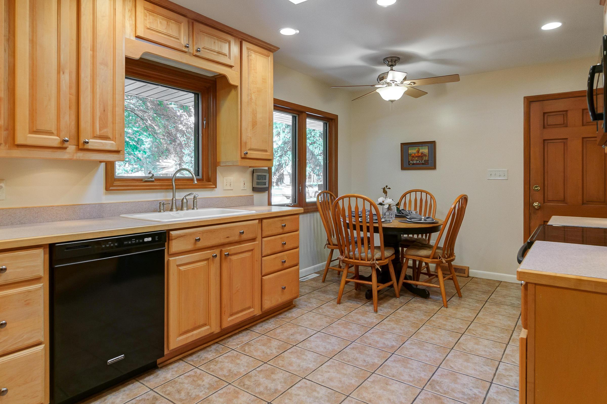1376 Kingsgate Road Upper Arlington, OH 43221 - Photo 6 of 26