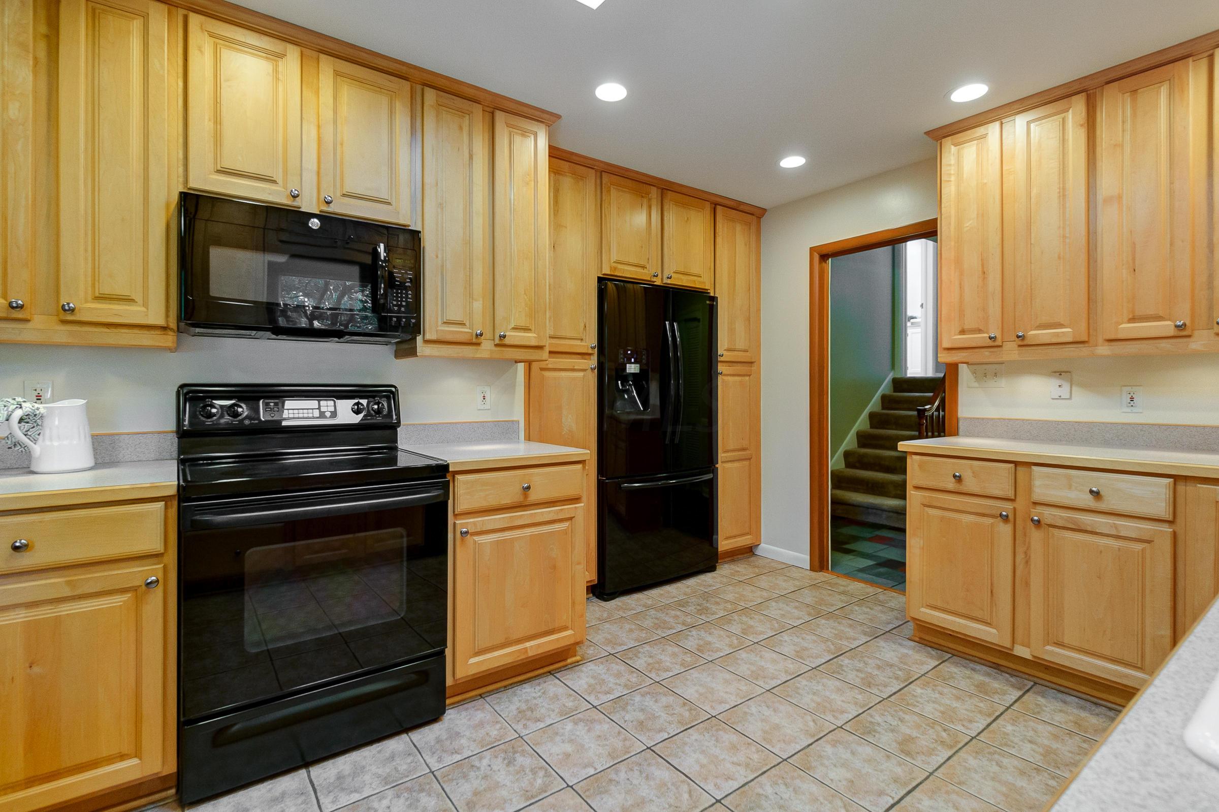1376 Kingsgate Road Upper Arlington, OH 43221 - Photo 9 of 26
