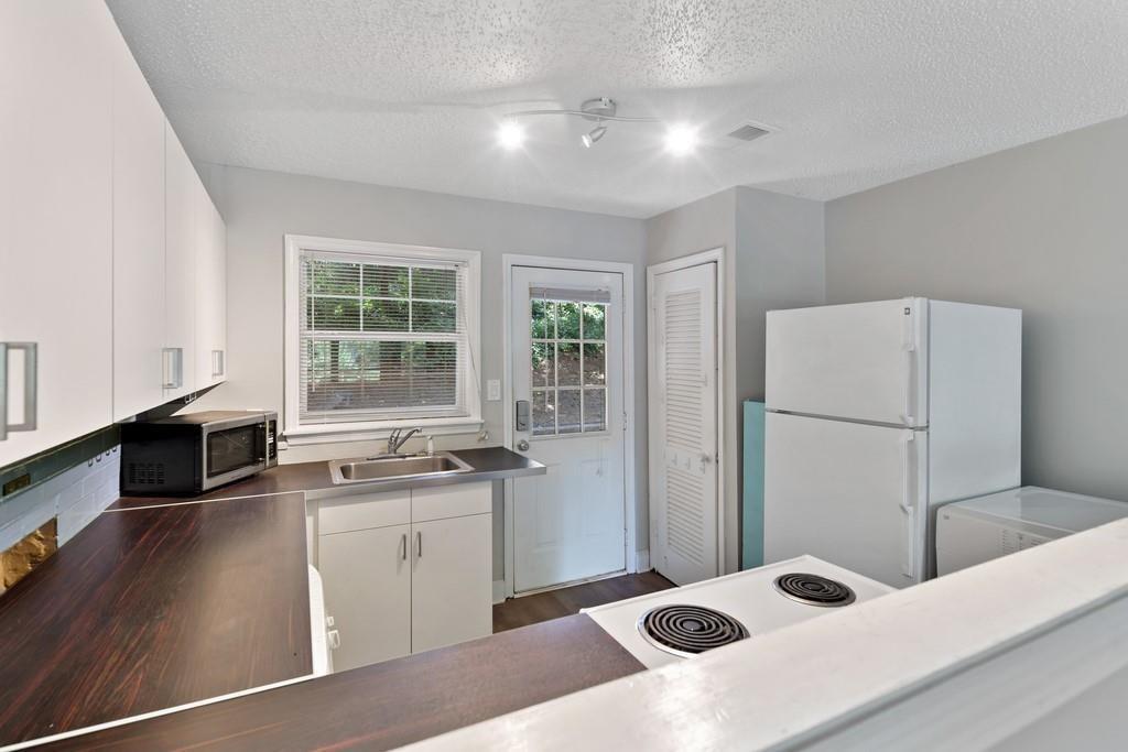 326 Mathews Avenue Northeast, Unit B Atlanta, GA 30307 - Photo 6 of 28