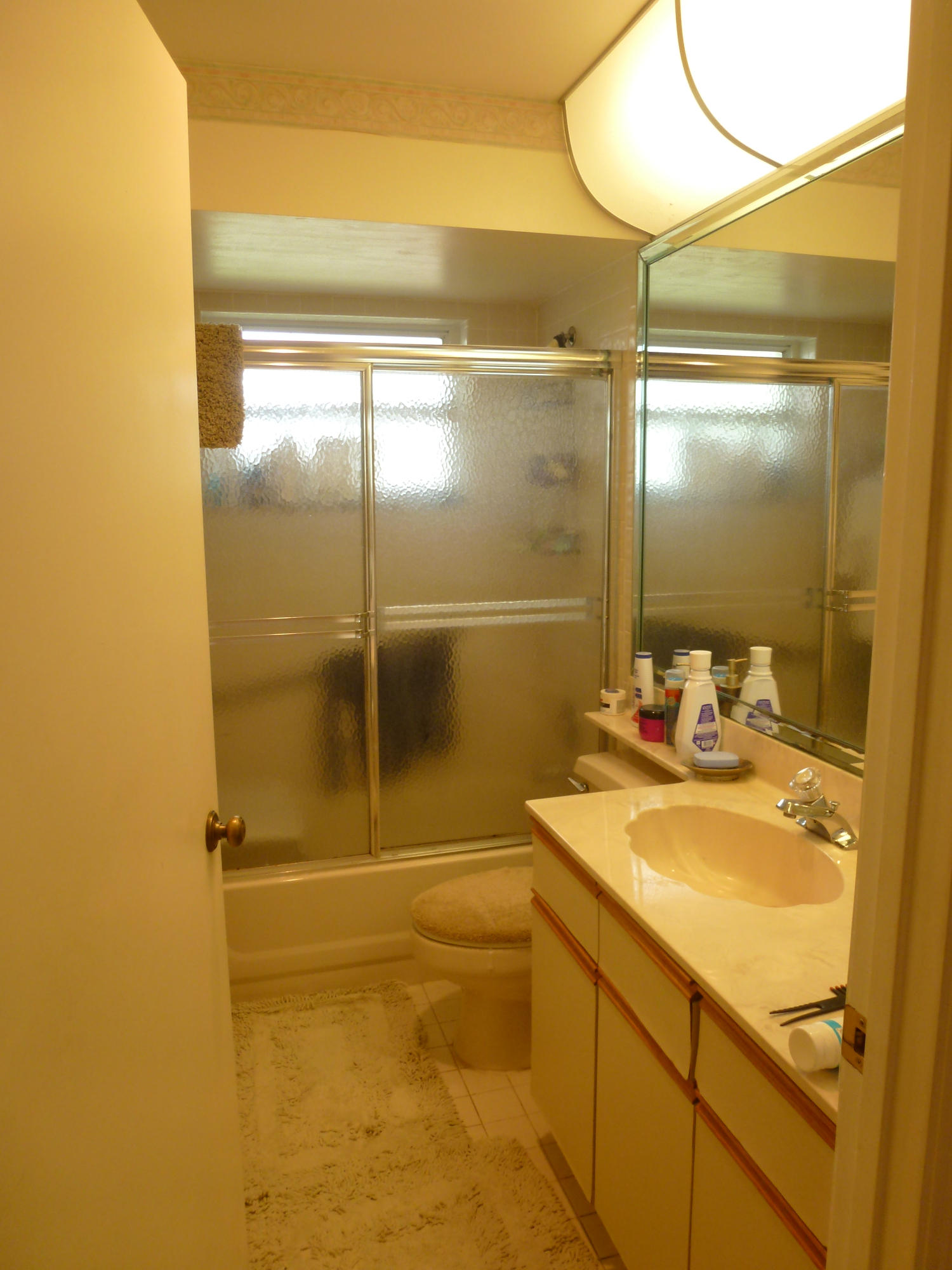 11064 Rios Road Boca Raton, FL 33498 - Photo 12 of 15 Guest Bathroom