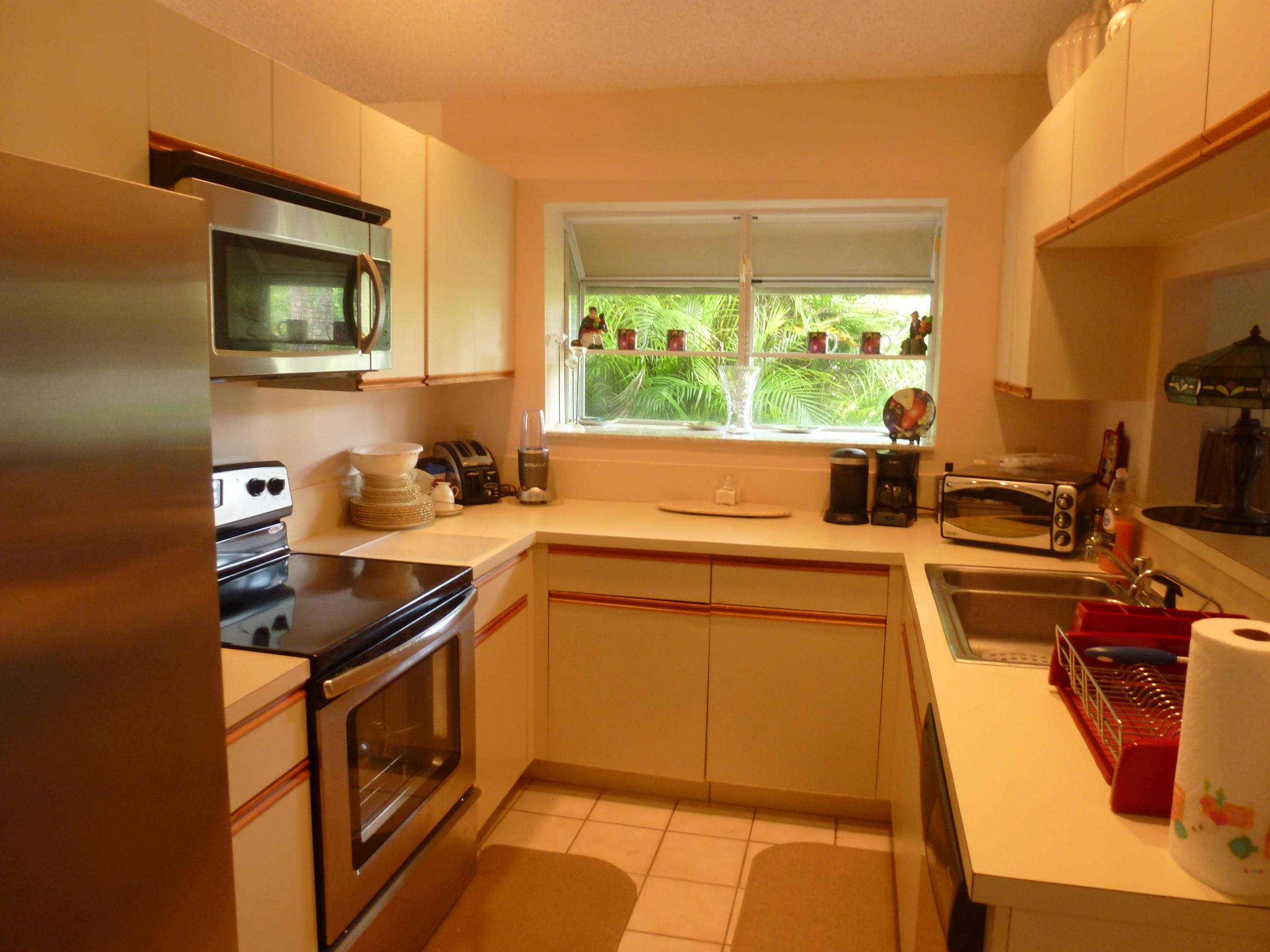 11064 Rios Road Boca Raton, FL 33498 - Photo 3 of 15 Kitchen