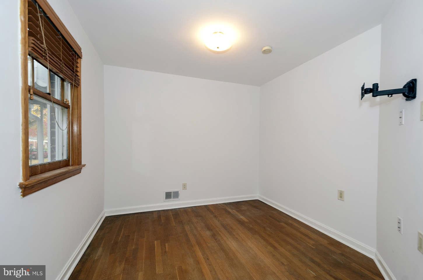 4714 Topping Road Rockville, MD 20852 - Photo 13 of 30 Bedroom (Master)