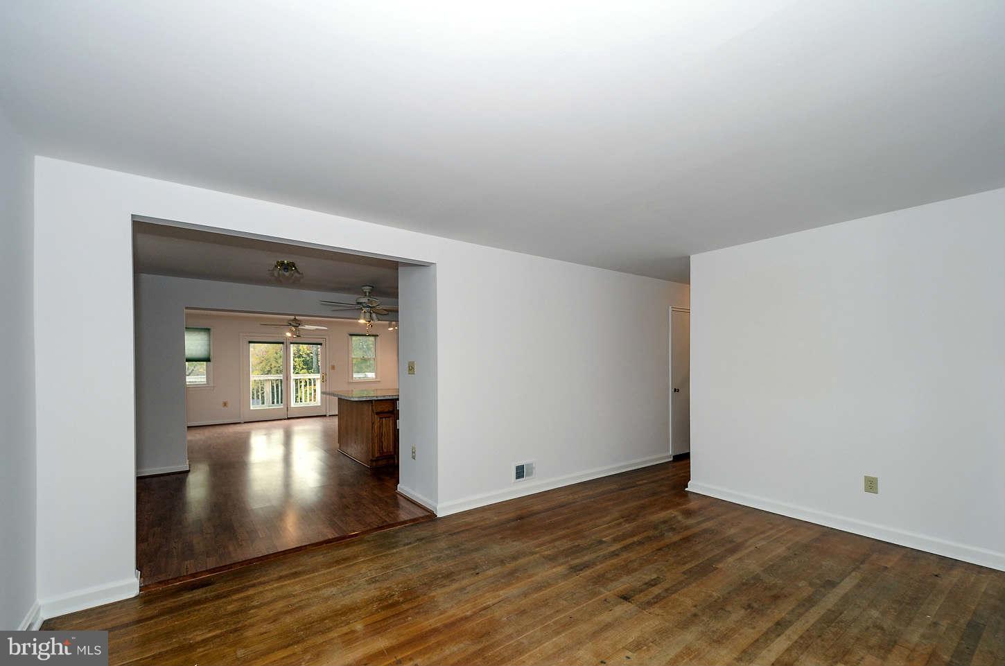 4714 Topping Road Rockville, MD 20852 - Photo 5 of 30 Living Room