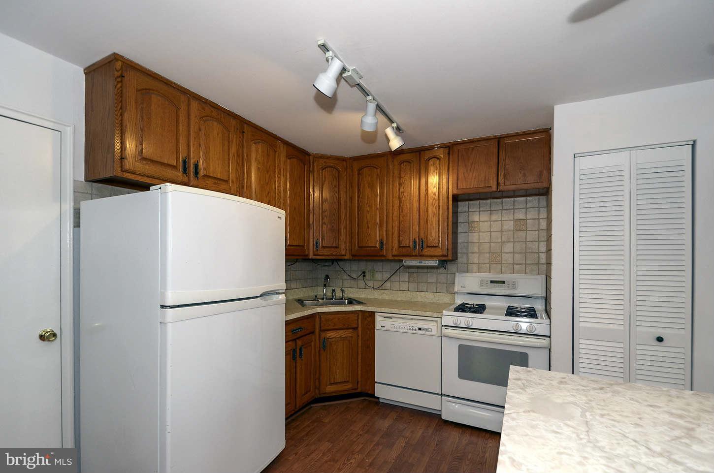 4714 Topping Road Rockville, MD 20852 - Photo 7 of 30 Kitchen