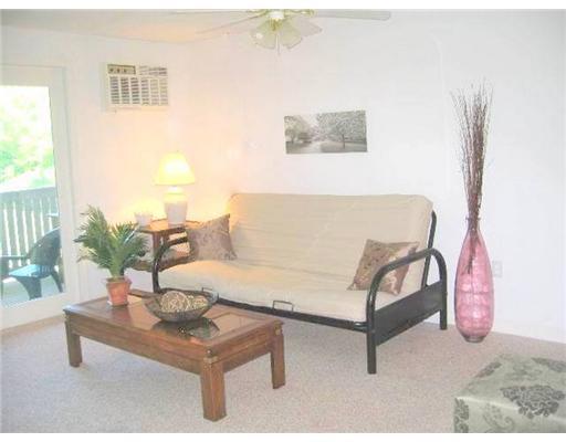 574 Main Street, Unit 113 Damariscotta, ME 04543 - Photo 8 of 12 Living Room.