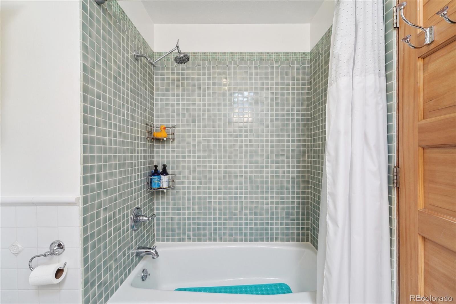 855 Kelly Road West Boulder, CO 80302 - Photo 25 of 40 a bathroom with a shower
