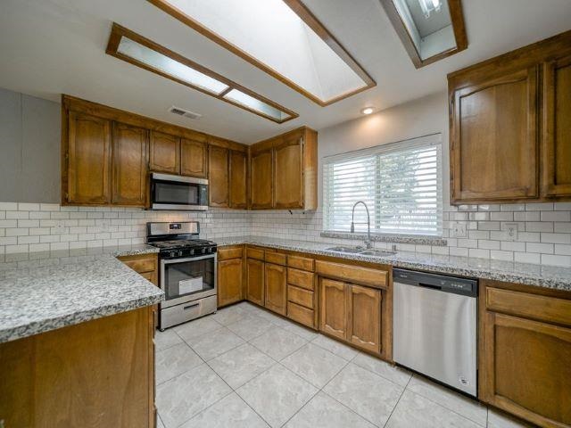 3171 Barrow Road, Unit BARREL CT Redding, CA 96002 - Photo 11 of 43