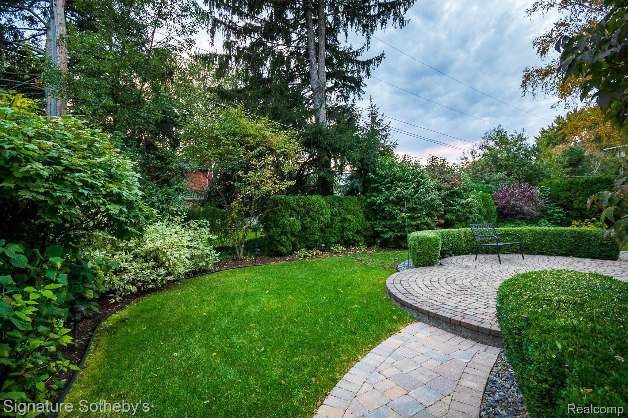 577 Thorntree Road Grosse Pointe, MI 48236 - Photo 38 of 40 DSC_0733.jpg