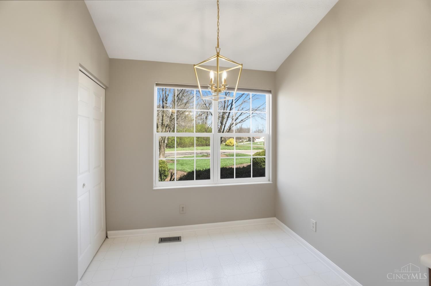 1013 Raintree Lane Maineville, OH 45039 - Photo 12 of 42