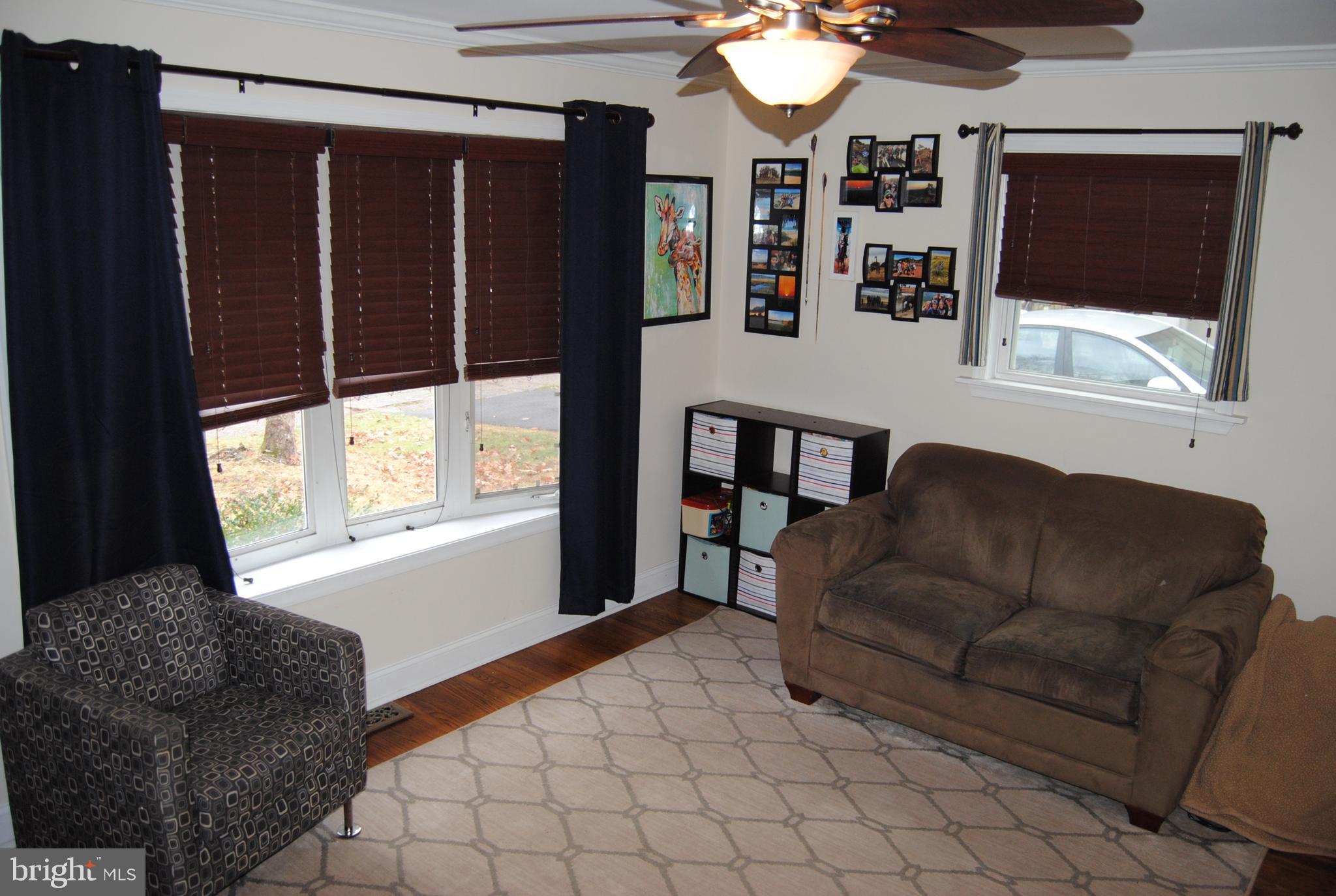 734 Valley Road Phoenixville, PA 19460 - Photo 3 of 30 Living Room