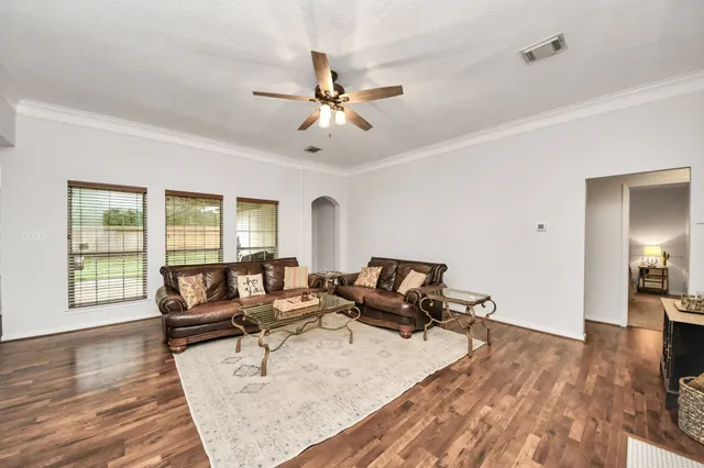 $337,900 | 5718 Sky Dale Lane, Richmond, TX 77469