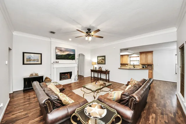 $337,900 | 5718 Sky Dale Lane, Richmond, TX 77469