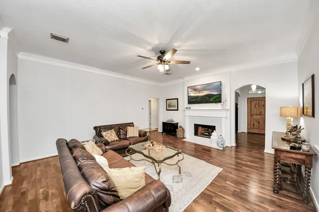 $337,900 | 5718 Sky Dale Lane, Richmond, TX 77469