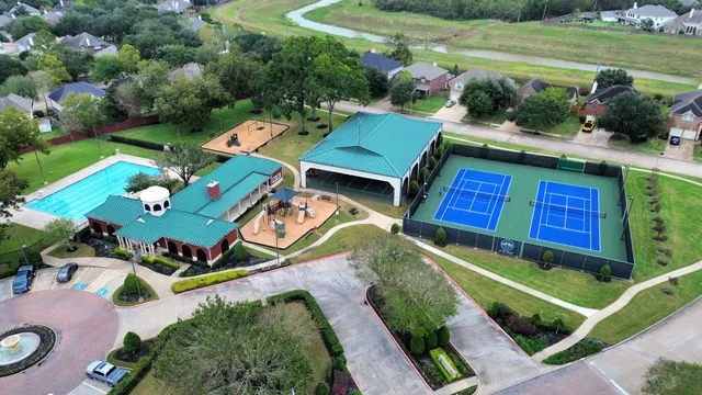 $337,900 | 5718 Sky Dale Lane, Richmond, TX 77469