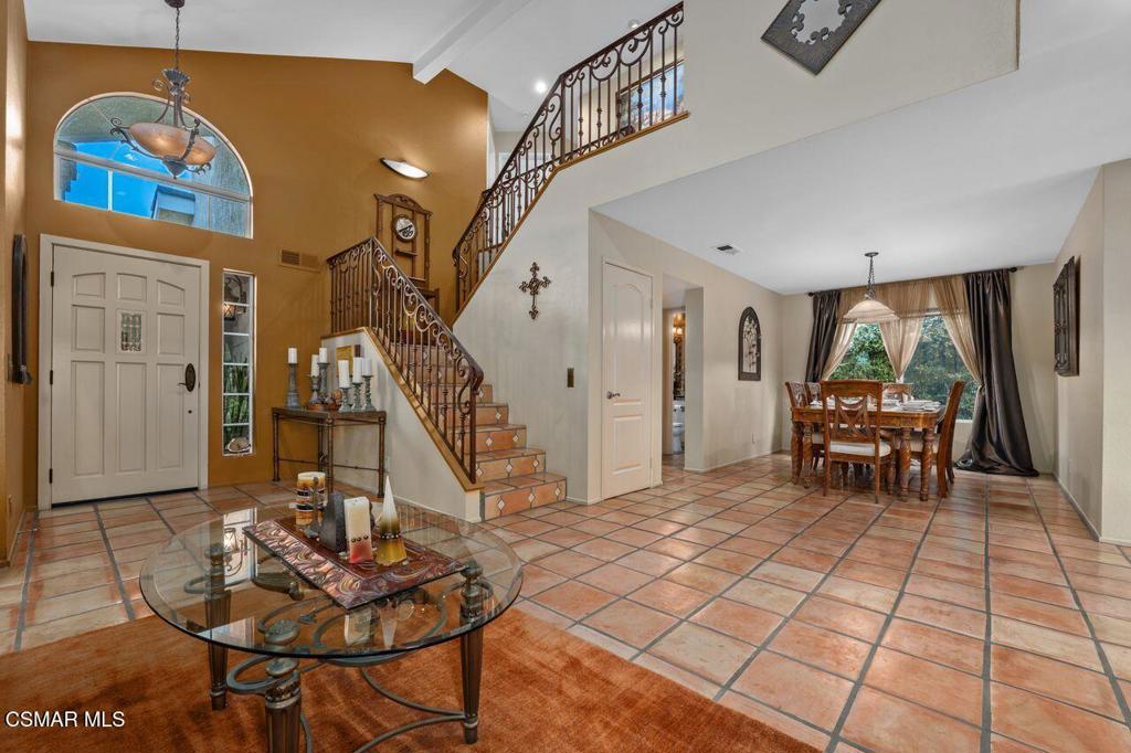 625 Galloping Hill Road Simi Valley, CA 93065 - Photo 11 of 49