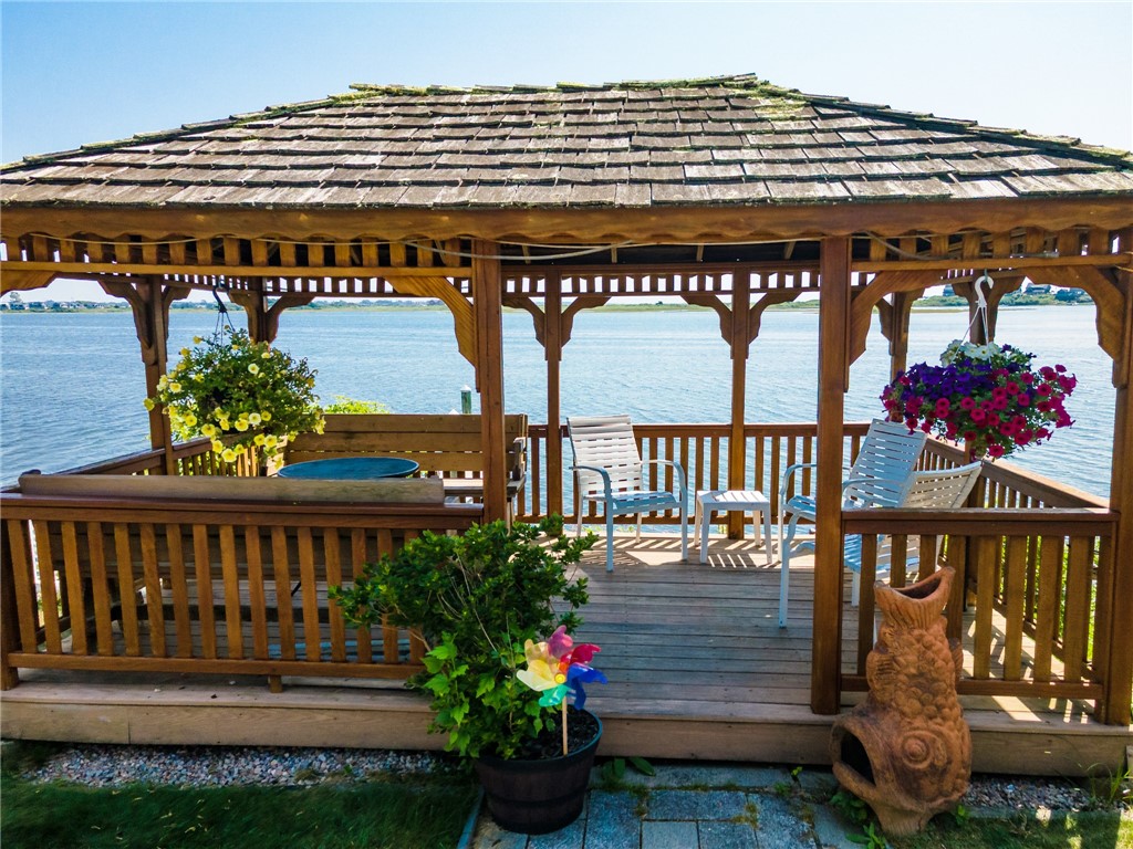 263 Prospect Road South Kingstown, RI 02879 - Photo 13 of 32