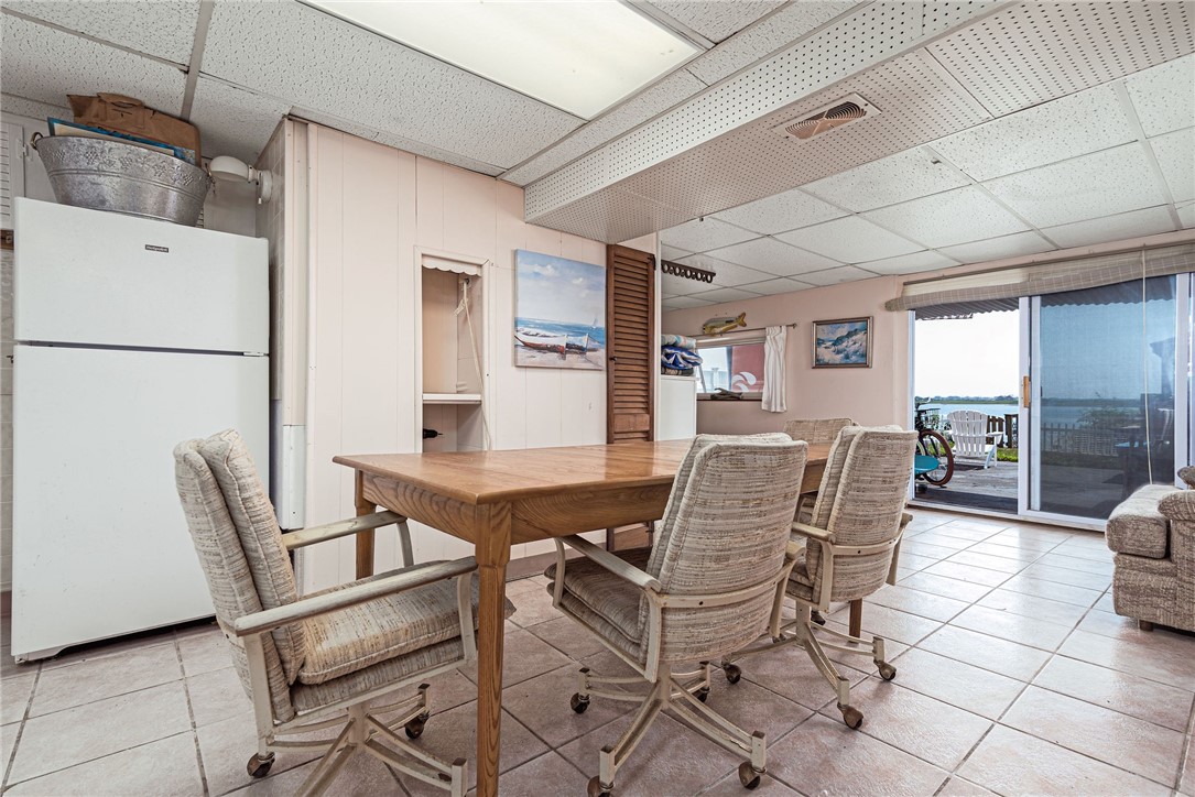 263 Prospect Road South Kingstown, RI 02879 - Photo 22 of 32