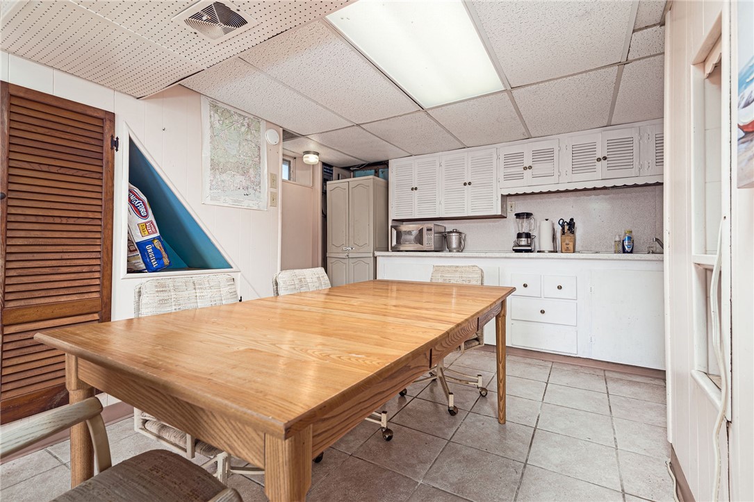 263 Prospect Road South Kingstown, RI 02879 - Photo 23 of 32